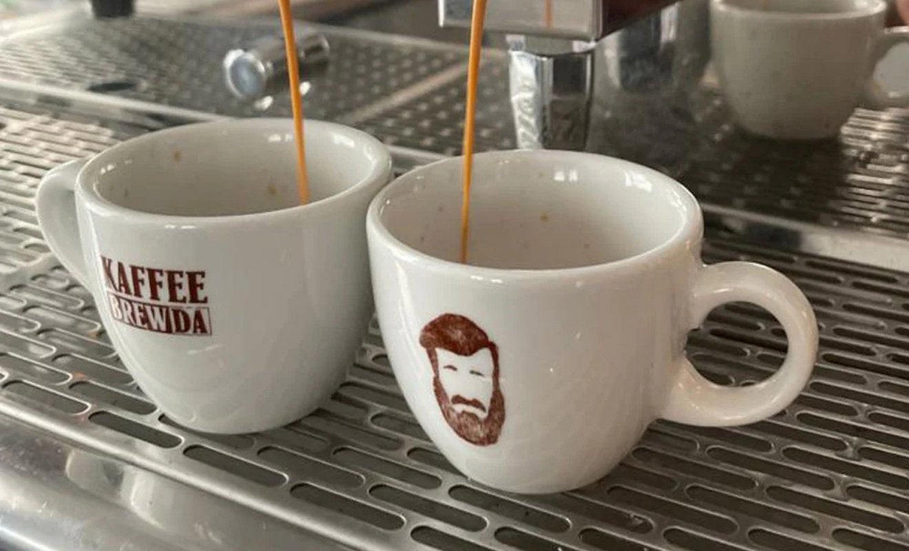 Espresso zubereiten in 2 Tassen