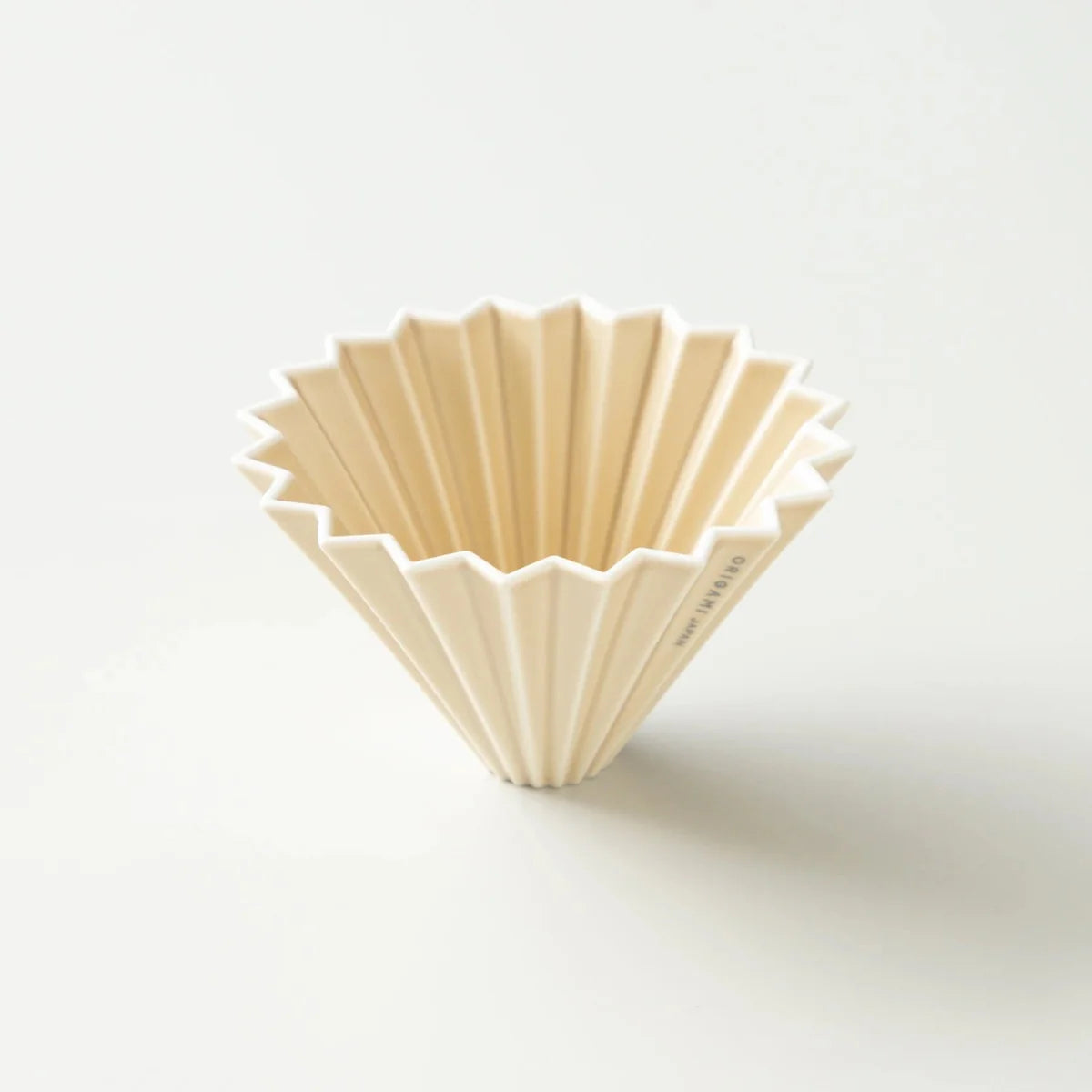 
                  
                    Origami hand filter Dripper Air M | Made in Japan
                  
                