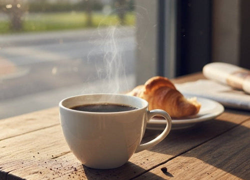 Kaffee aus Robusta Bohnen auf Tisch