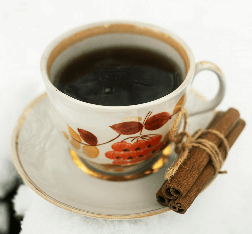 aromatisierter Kaffee in Tasse